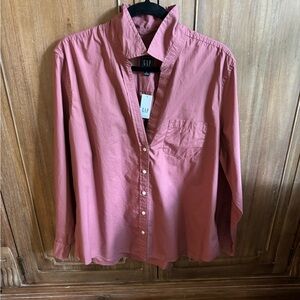 Gap perfect shirt button down. Tags still on!